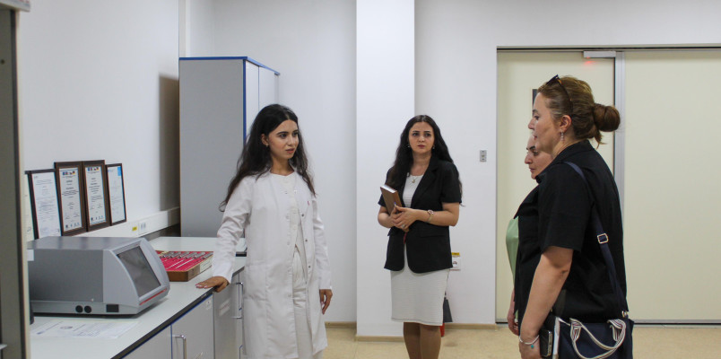 “Azelab” MMC-nin nümayəndələri AzMİ-nin laboratoriya infrastrukturu ilə tanış olublar