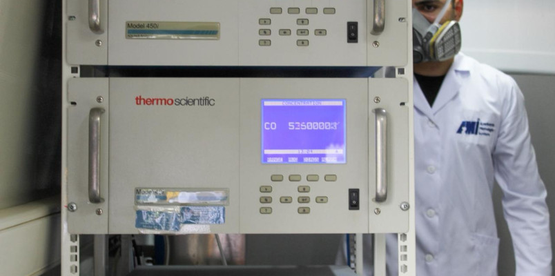 AzMİ-də səyyar laboratoriyanın qaz analizatorlarının yoxlanılması həyata keçirilib