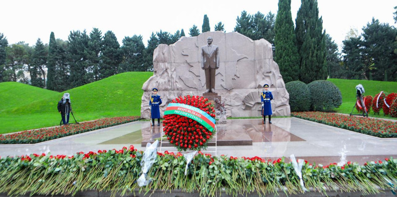 Ümummilli Lider Heydər Əliyevin əziz xatirəsi yad edilib