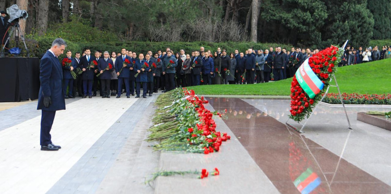 Ümummilli Lider Heydər Əliyevin əziz xatirəsi yad edilib