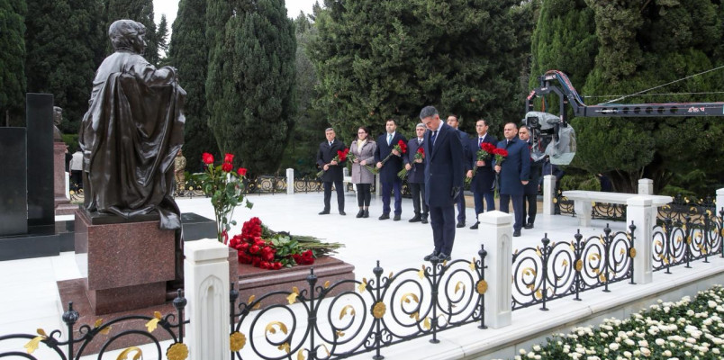 Ümummilli Lider Heydər Əliyevin əziz xatirəsi yad edilib