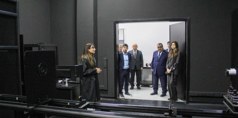 “Caspian Energy Club”ın nümayəndələri AzMİ-nin laboratoriyaları ilə tanış olublar