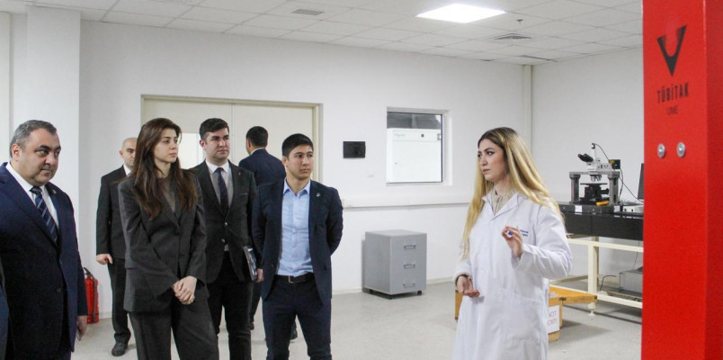 “Caspian Energy Club”ın nümayəndələri AzMİ-nin laboratoriyaları ilə tanış olublar