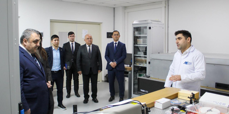 “Caspian Energy Club”ın nümayəndələri AzMİ-nin laboratoriyaları ilə tanış olublar