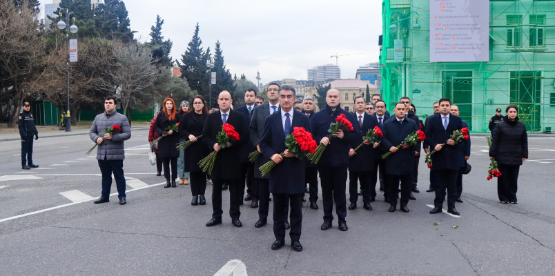 Agentliyin kollektivi Xocalı soyqırımı abidəsini ziyarət edib