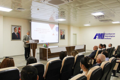 AzMİ-də radiotezlik və mikrodalğa laboratoriyasının yaradılması metodlarına dair təlim keçirilib